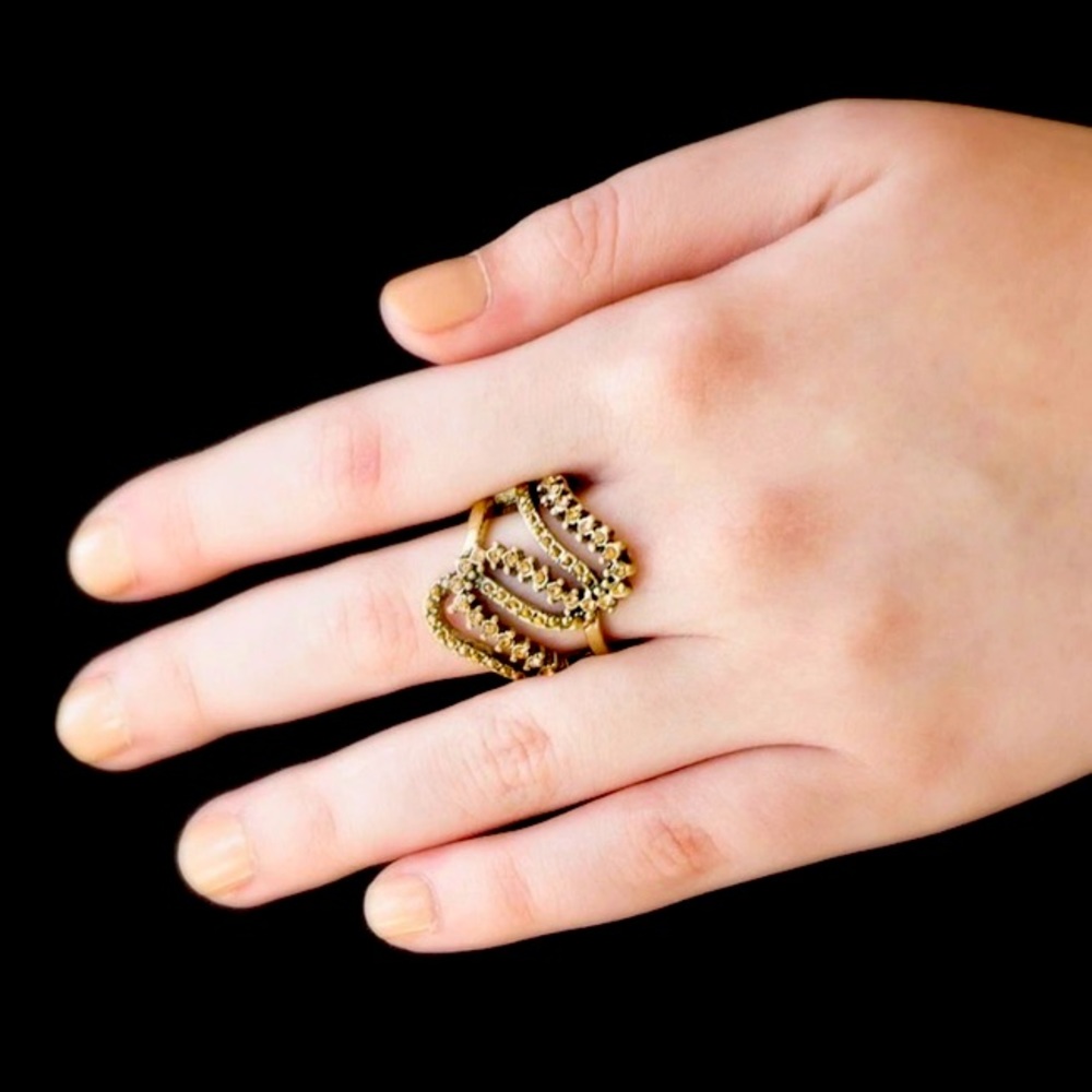 🌟3/$15 🆕NIP: Paparazzi Make Waves - Brass - Ring